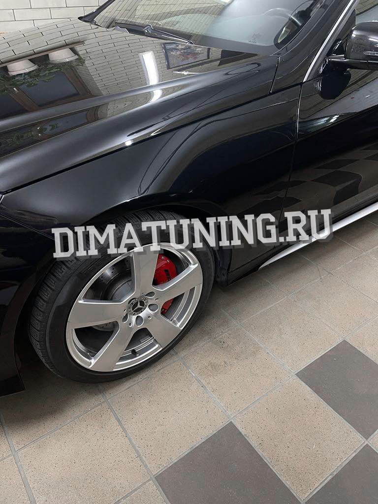 Накладки на суппорта для Mercedes Е-class W212 красные стиль AMG