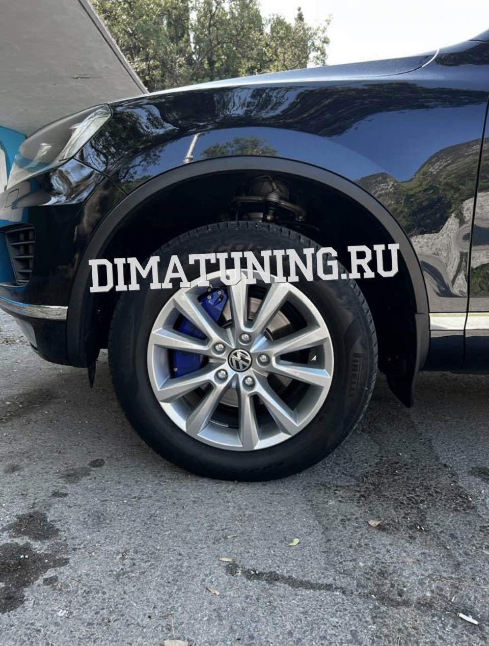 Накладки на суппорта Фолькцваген Туагер 2 из алюминия. Синие R-Line